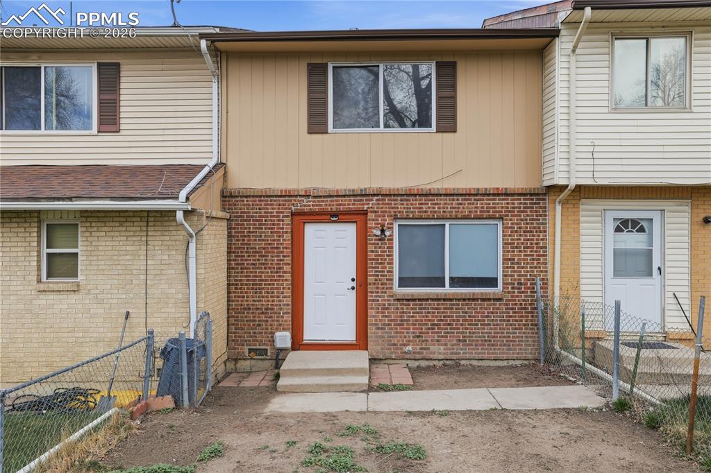 Image 19 of 25: Front of Structure