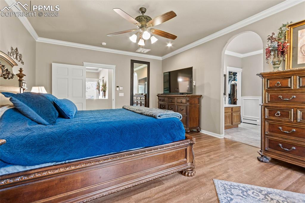 Image 15 of 49: Bedroom