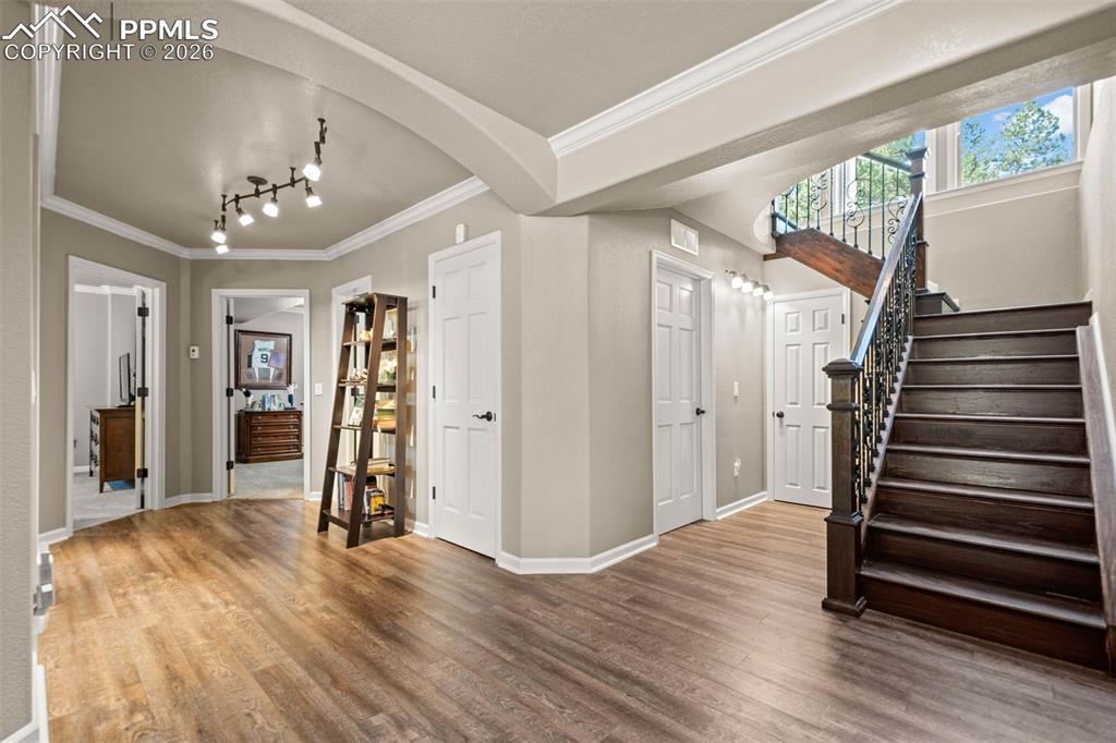 Image 22 of 49: Entry