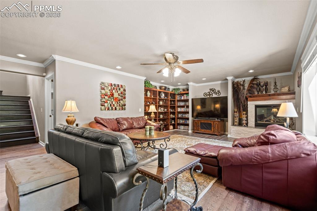 Image 24 of 49: Living Room