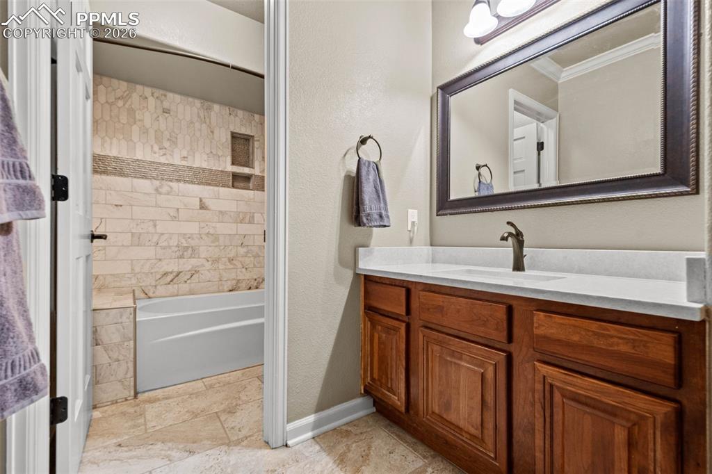 Image 32 of 49: Bathroom