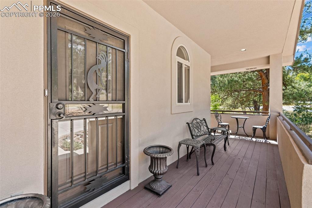 Image 39 of 49: Entry