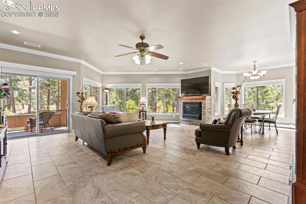 Image 43 of 49: Living Room