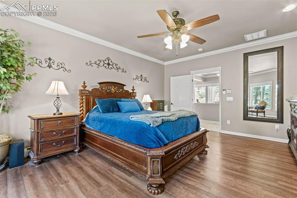 Image 45 of 49: Bedroom