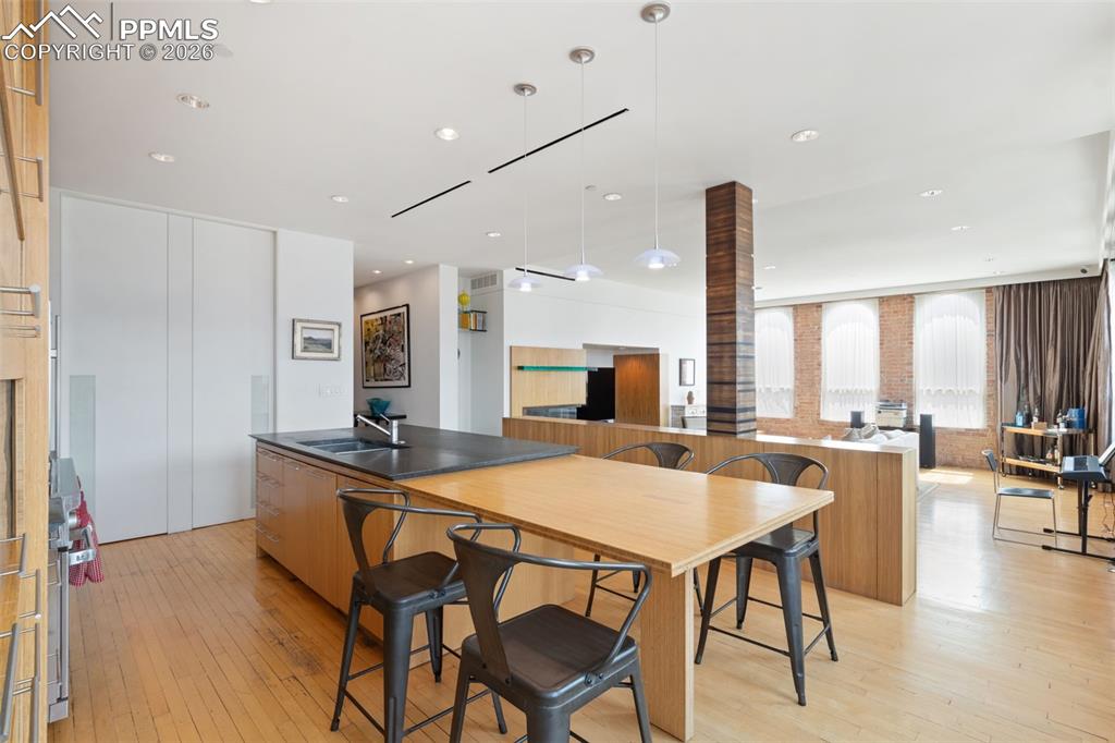 Image 12 of 47: Kitchen