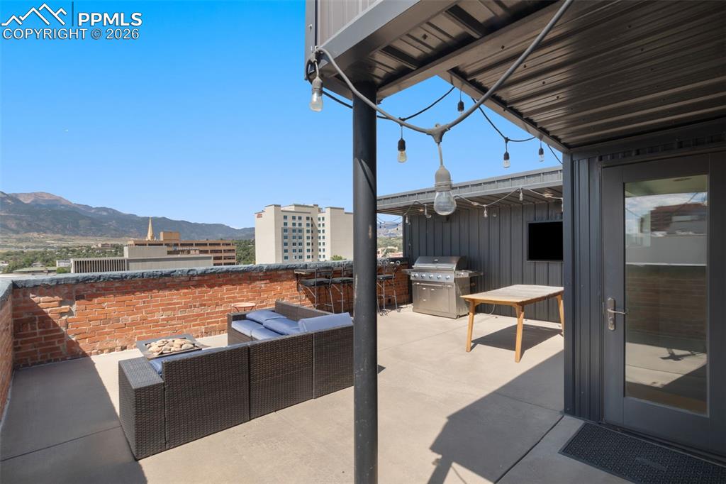 Image 31 of 47: Rooftop Patio