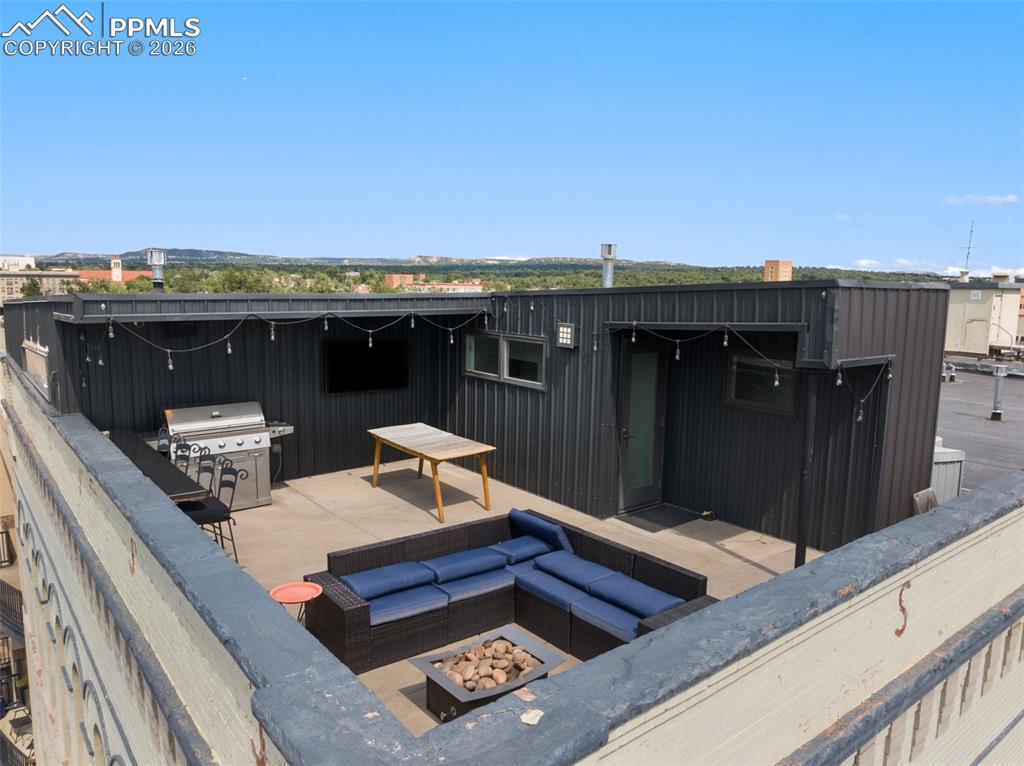 Image 33 of 47: Rooftop Patio