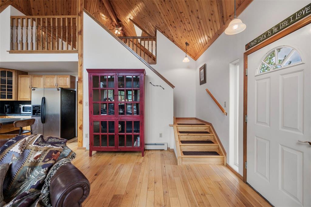 Image 13 of 38: Entry