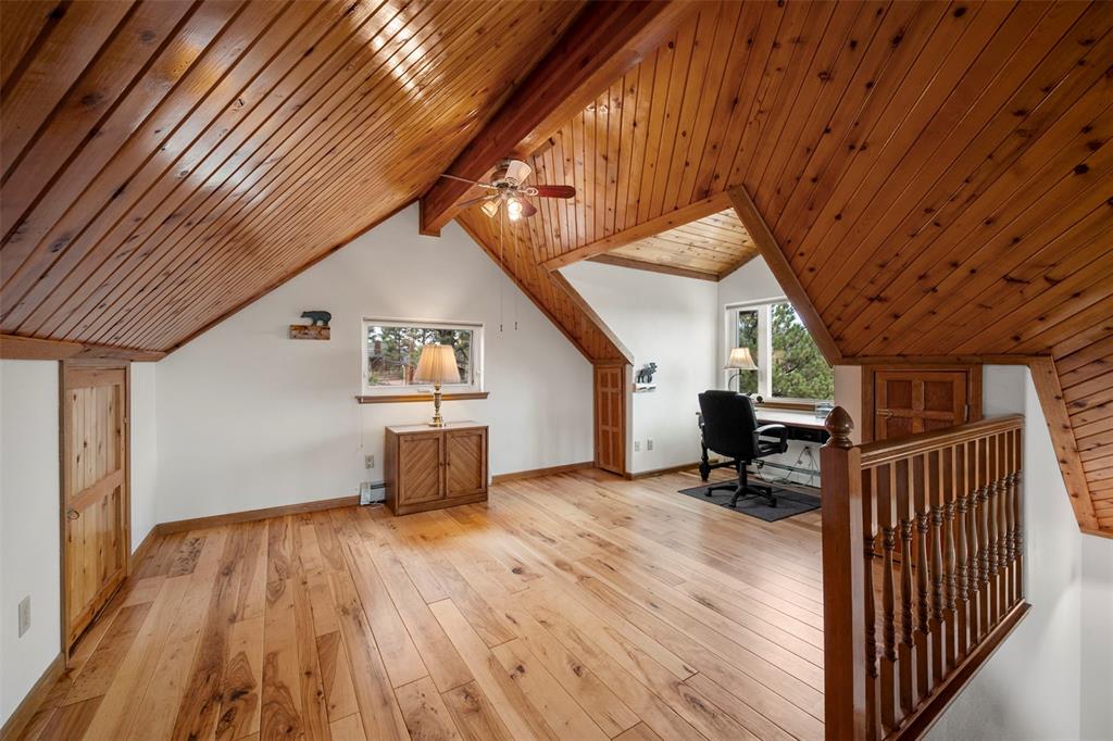 Image 14 of 38: Office