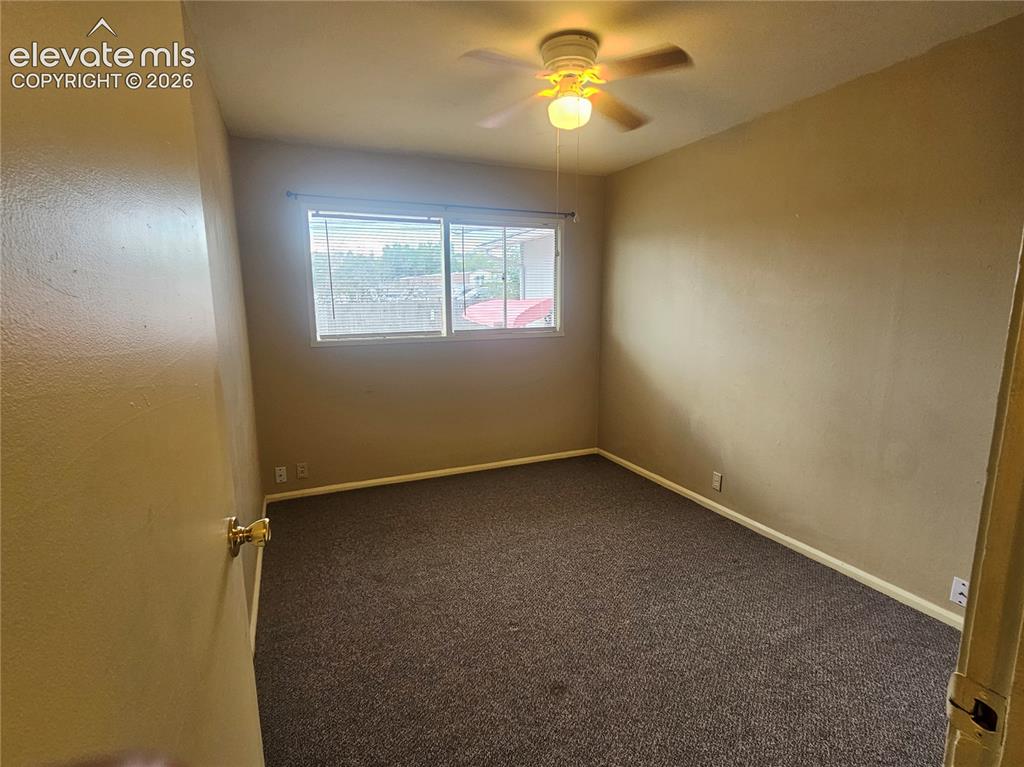 Image 15 of 44: Bedroom