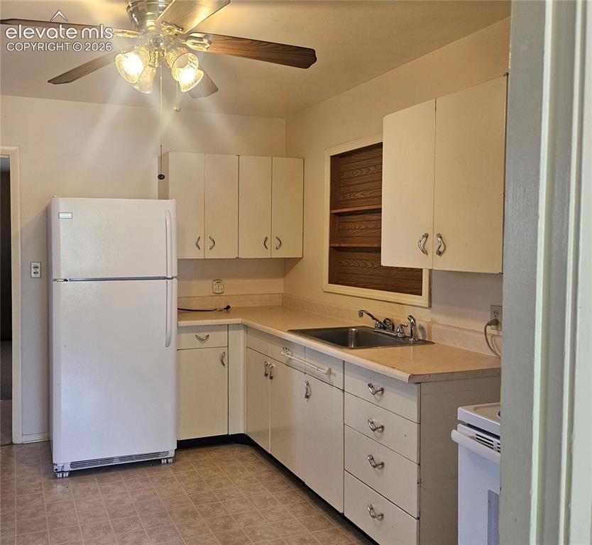 Image 20 of 44: Kitchen