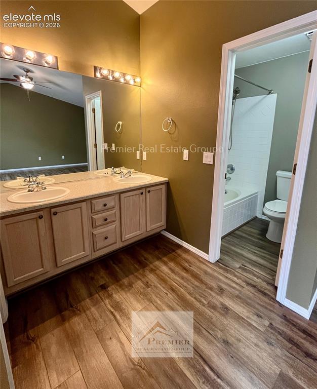 Image 20 of 24: Bathroom