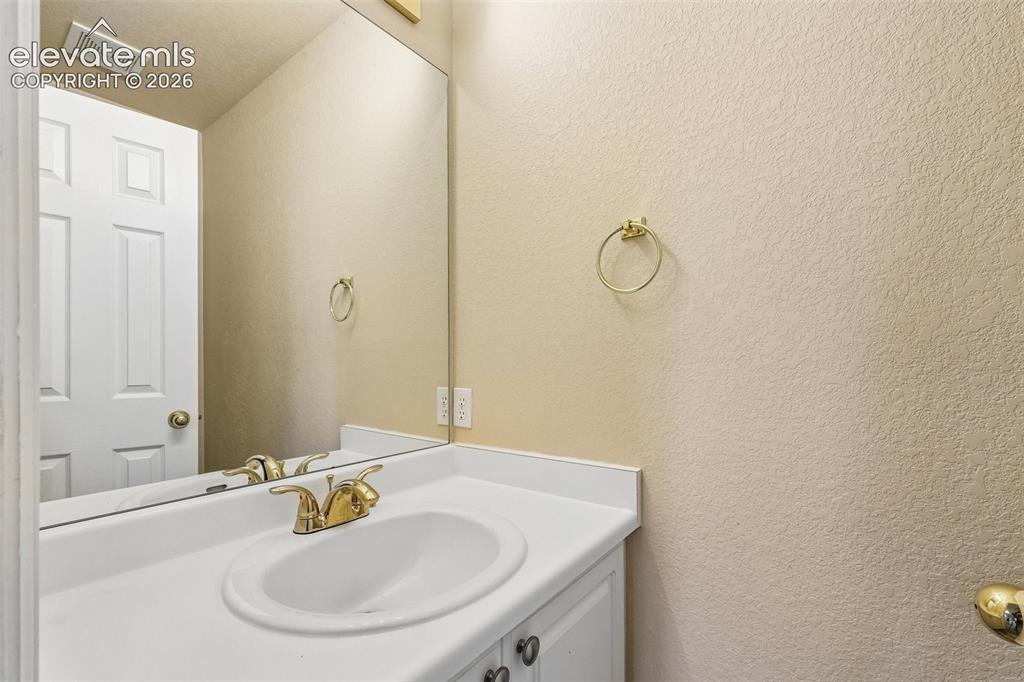 Image 10 of 29: Bathroom