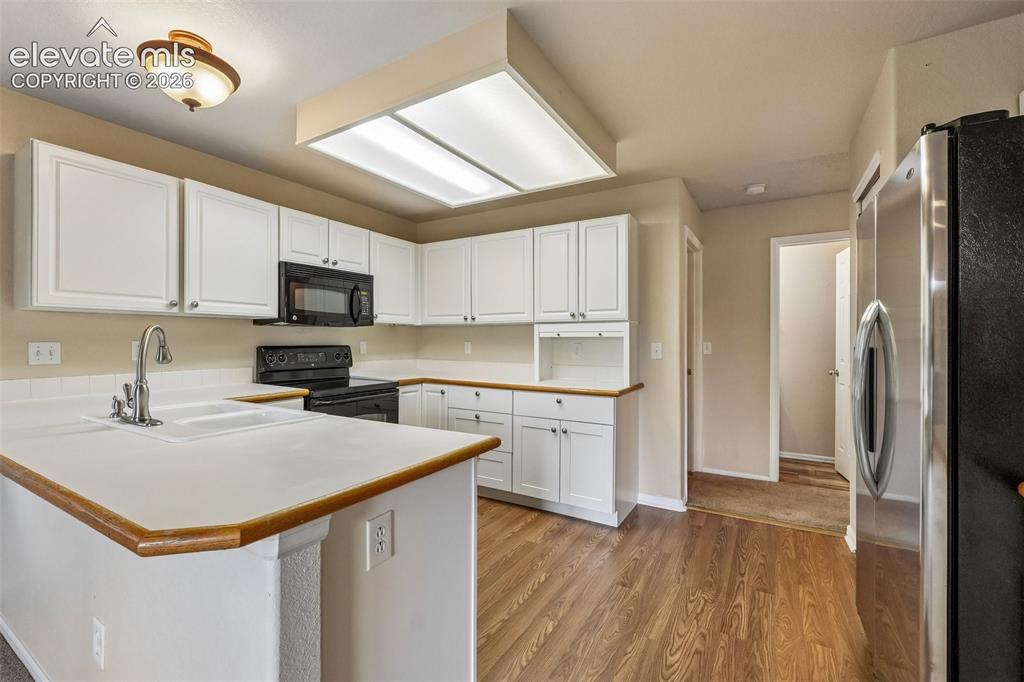 Image 5 of 29: Kitchen
