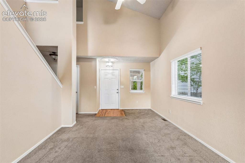 Image 7 of 29: Entry