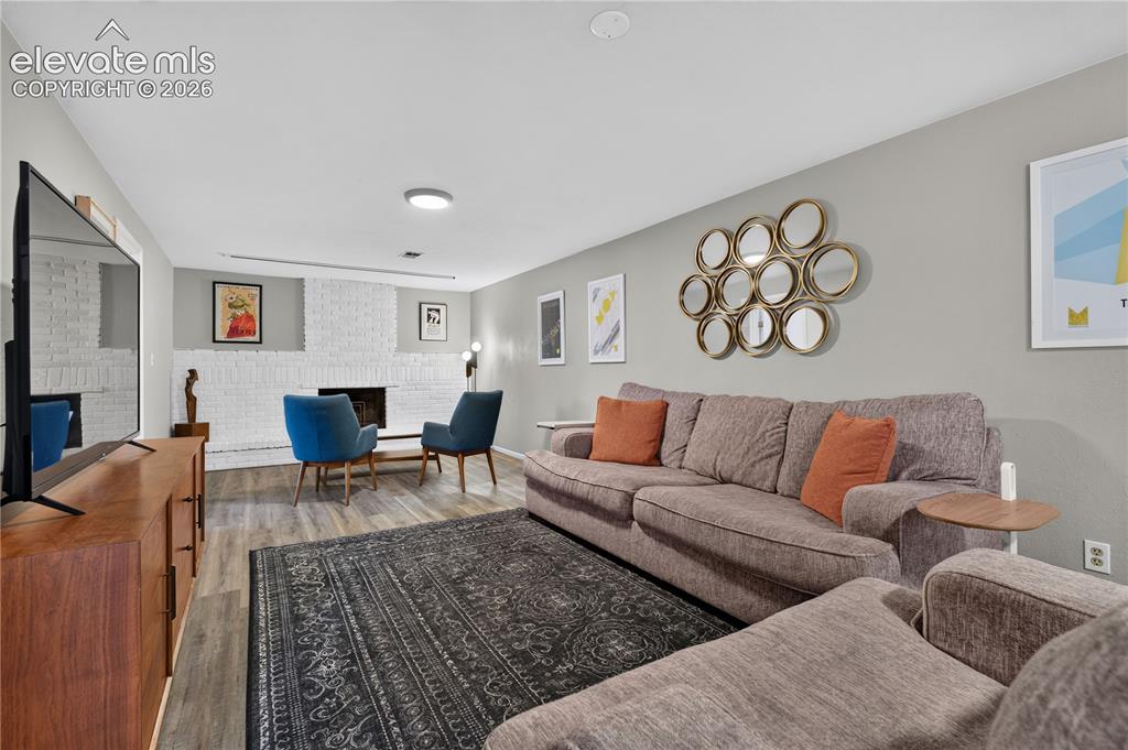 Image 22 of 46: Family Room