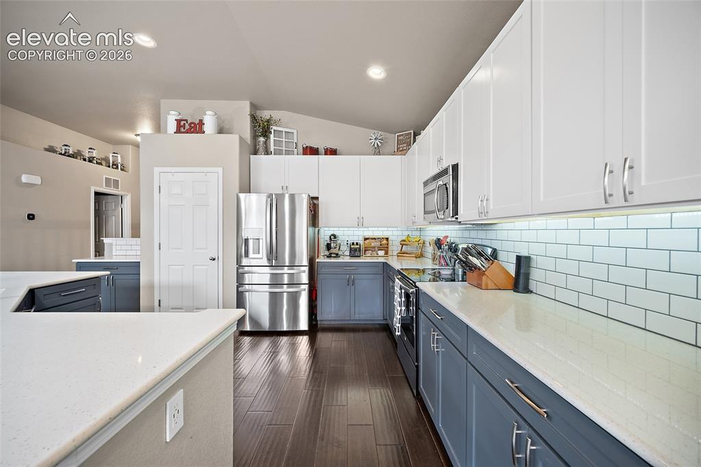 Image 6 of 29: Kitchen