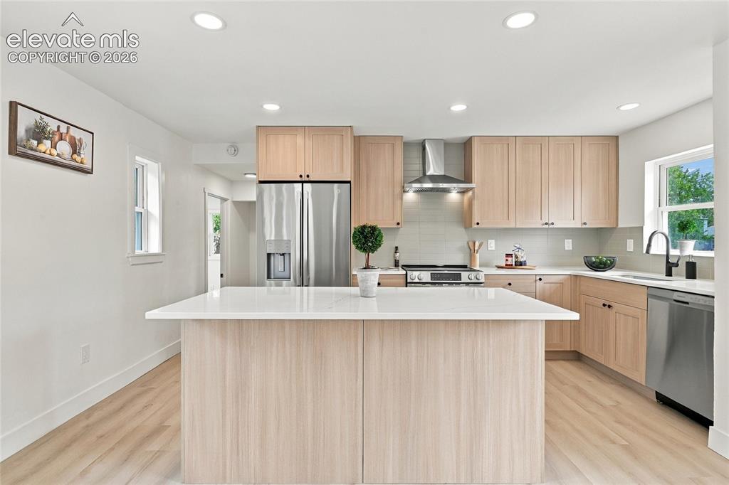 Image 10 of 29: Kitchen