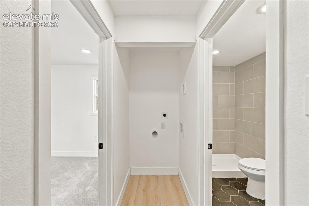 Image 21 of 29: Bathroom