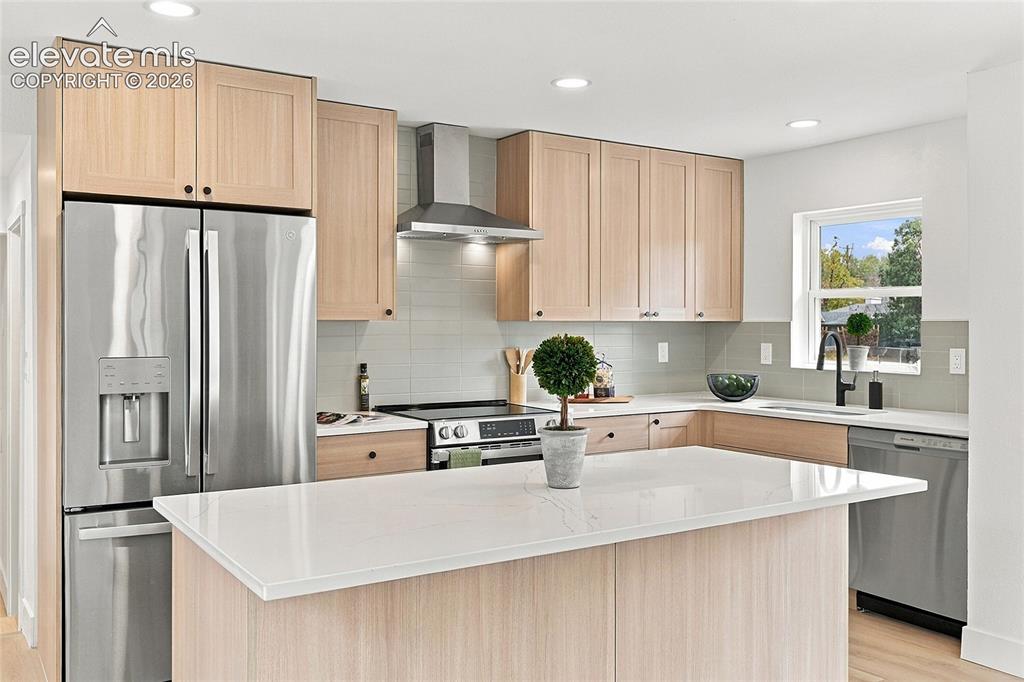 Image 3 of 29: Kitchen