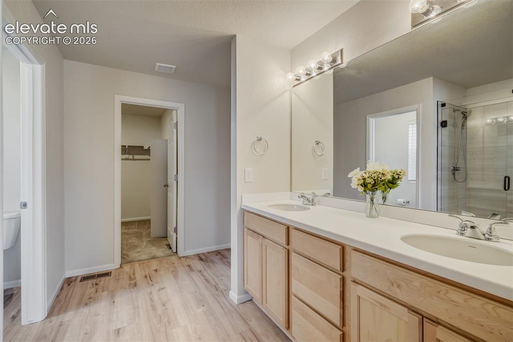 Image 24 of 41: Master Bathroom