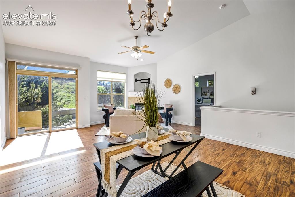 Image 11 of 49: Dining Area