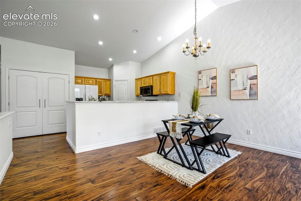 Image 12 of 49: Dining Area