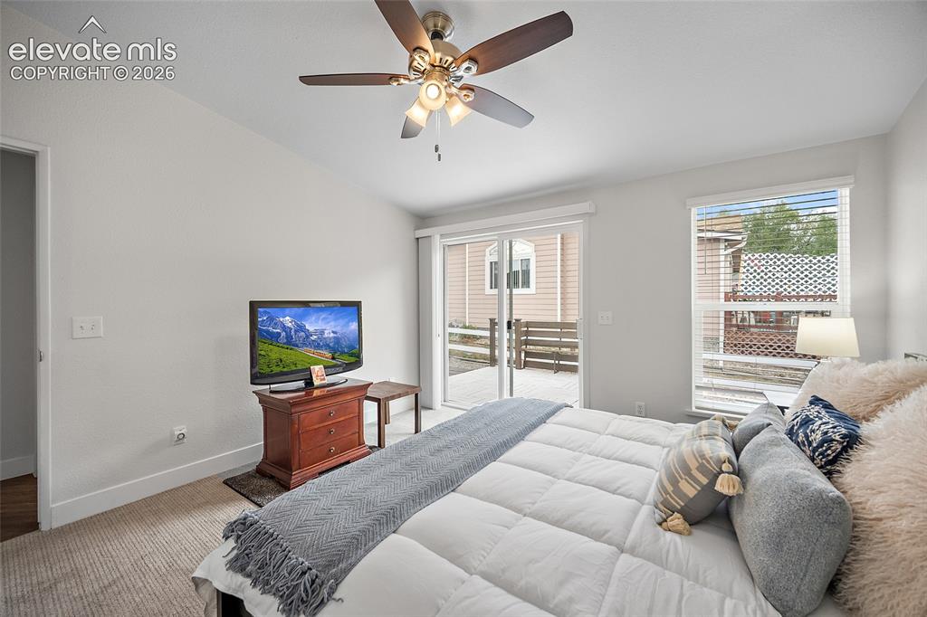 Image 16 of 26: Bedroom