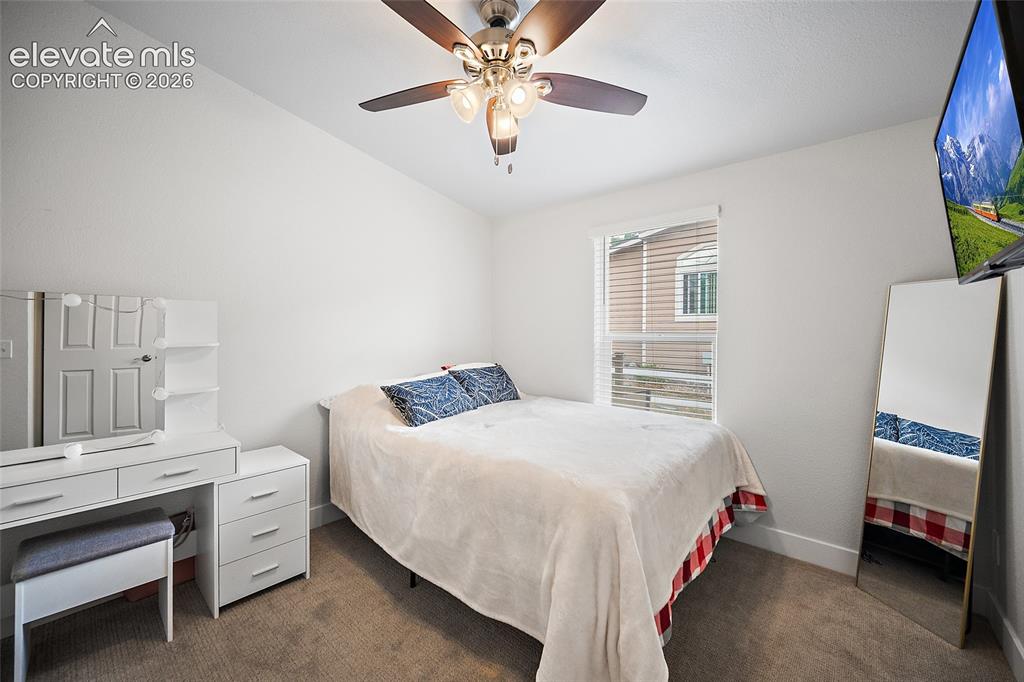 Image 19 of 26: Bedroom