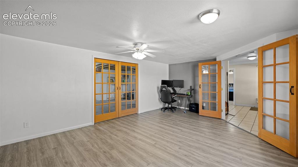 Image 20 of 37: Family Room