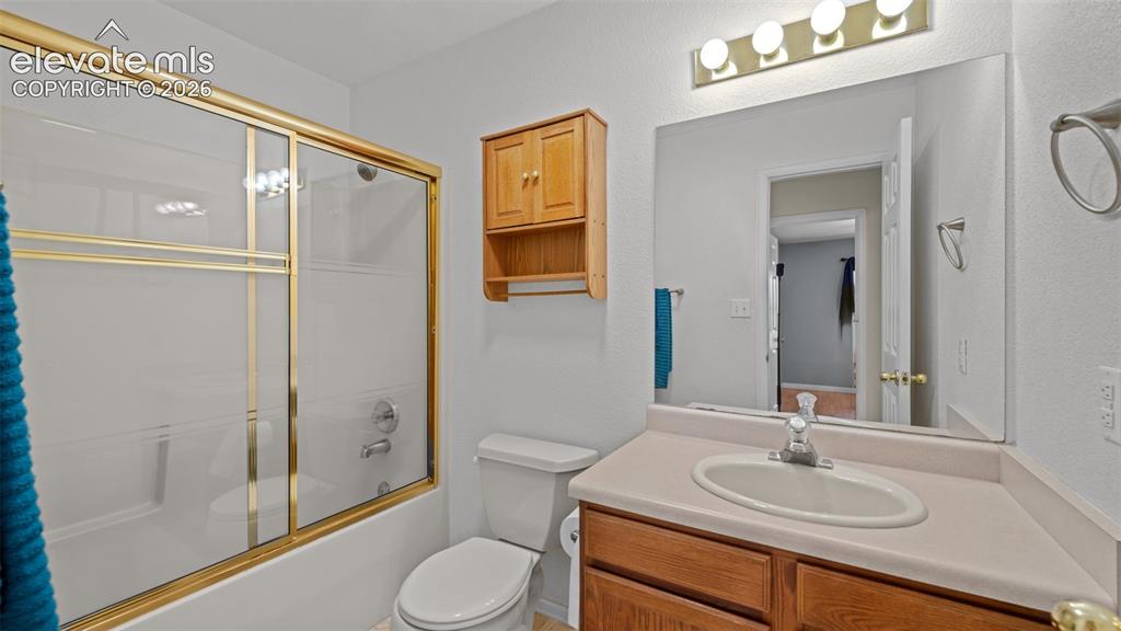 Image 8 of 37: Bathroom
