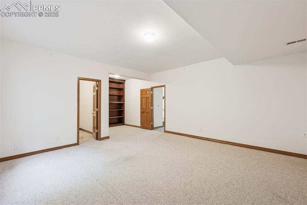 Image 43 of 50: Bedroom