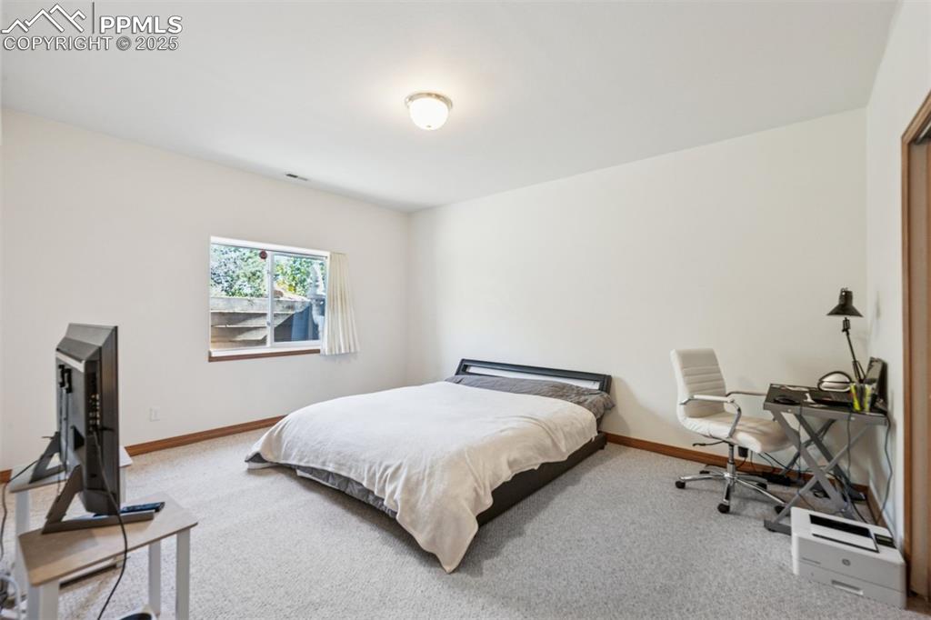 Image 44 of 50: Bedroom