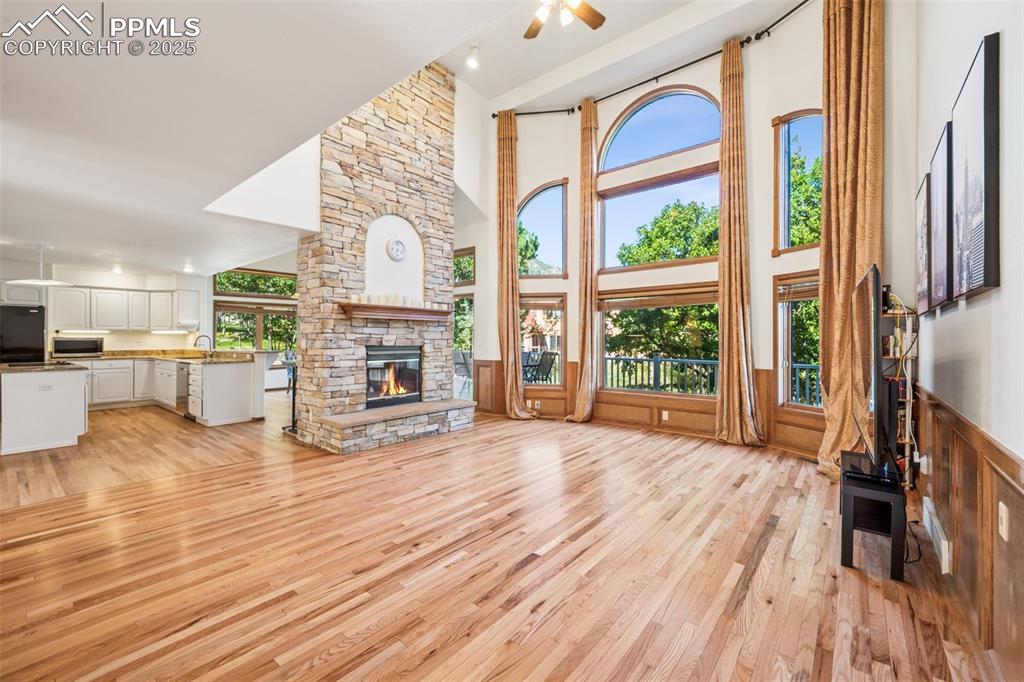 Image 49 of 50: Living Room