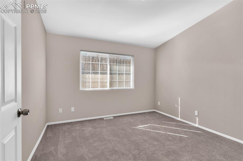 Image 19 of 28: Bedroom