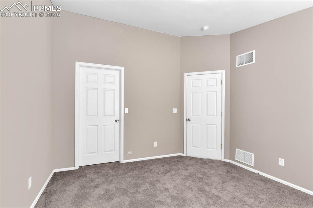 Image 20 of 28: Bedroom