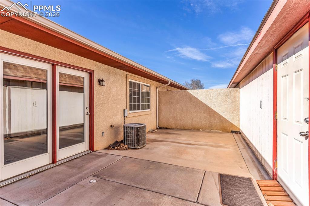 Image 25 of 28: Patio