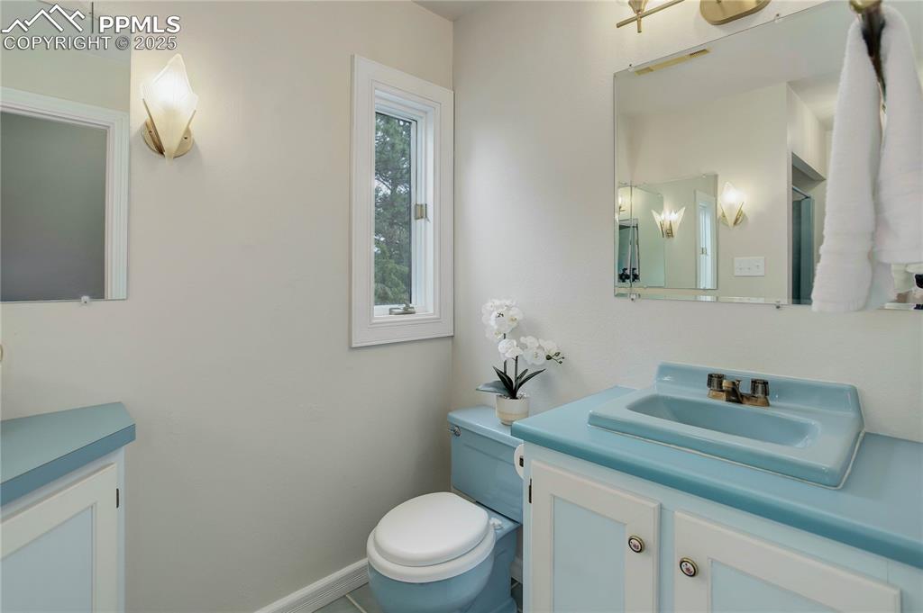Image 20 of 33: 3/4 bath - upper level