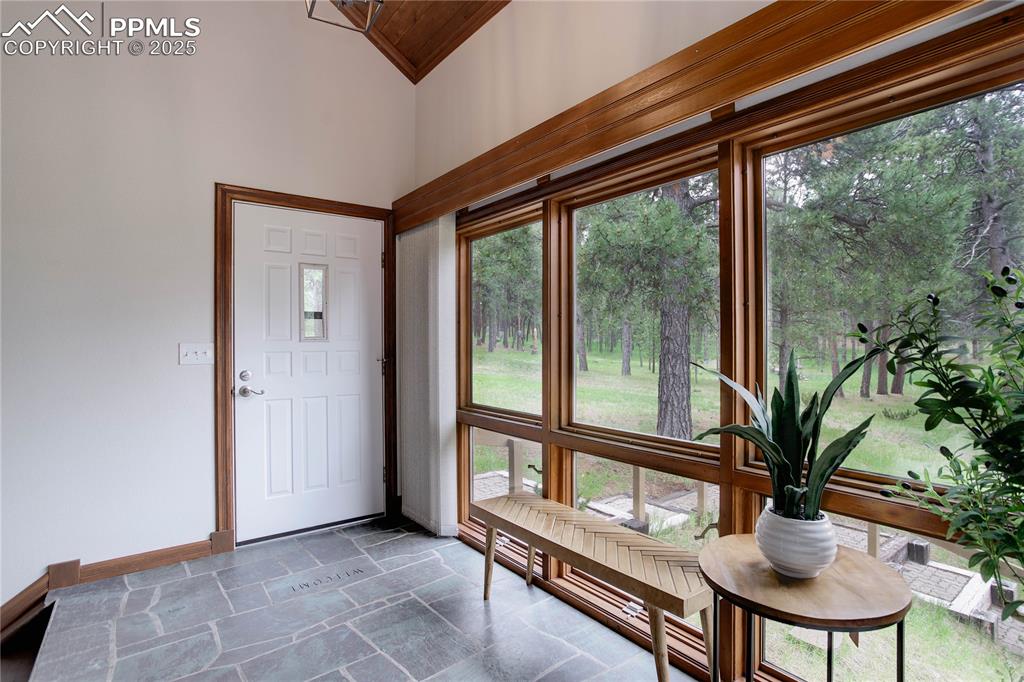 Image 4 of 33: This home showcases Colorado