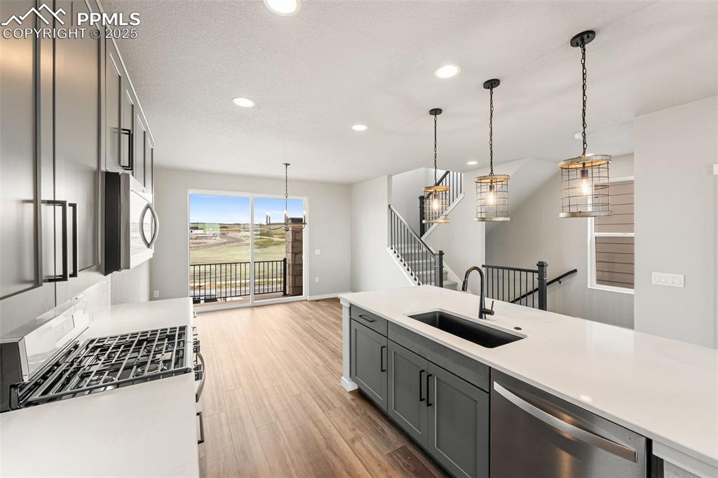 Image 16 of 48: Kitchen