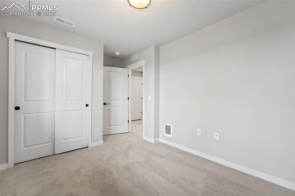 Image 19 of 48: Bedroom