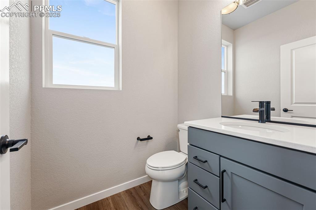 Image 21 of 48: Bathroom