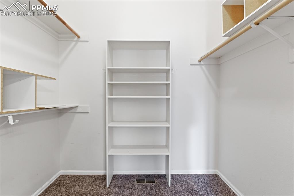 Image 25 of 41: Closet