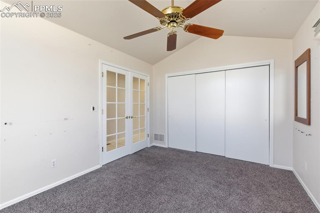 Image 5 of 41: Bedroom