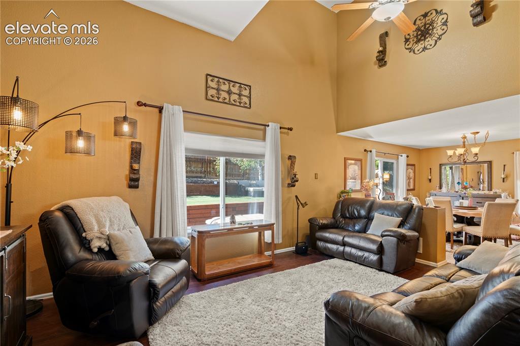 Image 4 of 27: Living Room