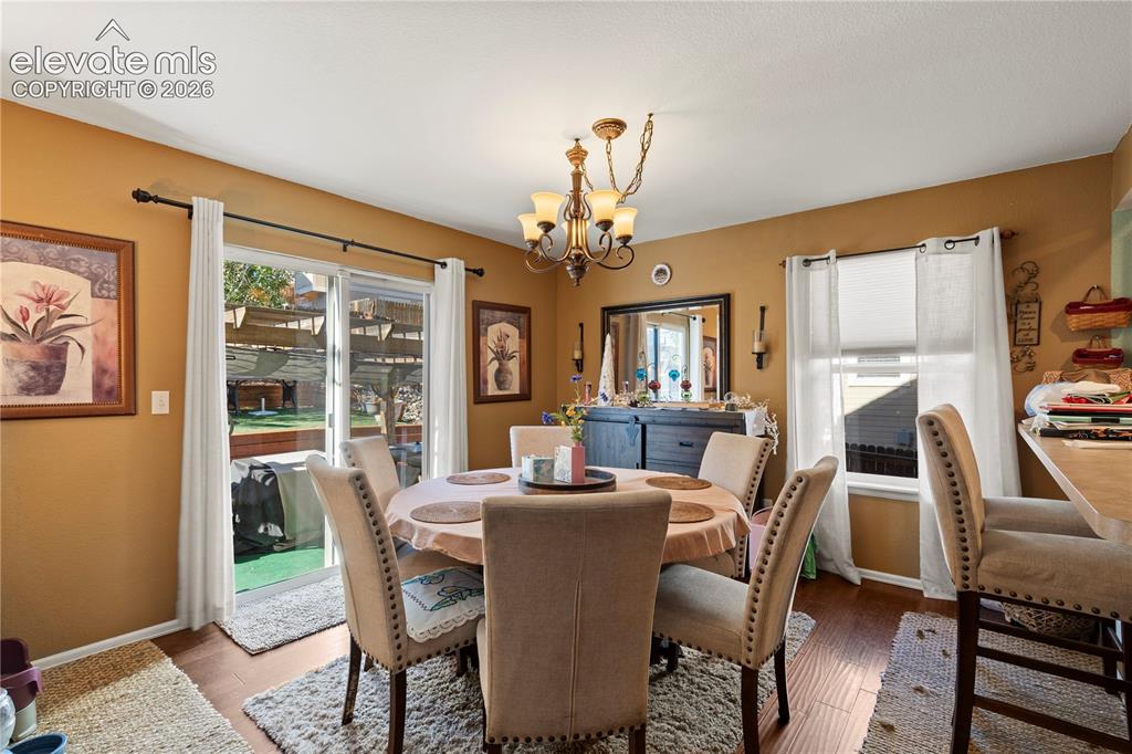Image 6 of 27: Dining Area