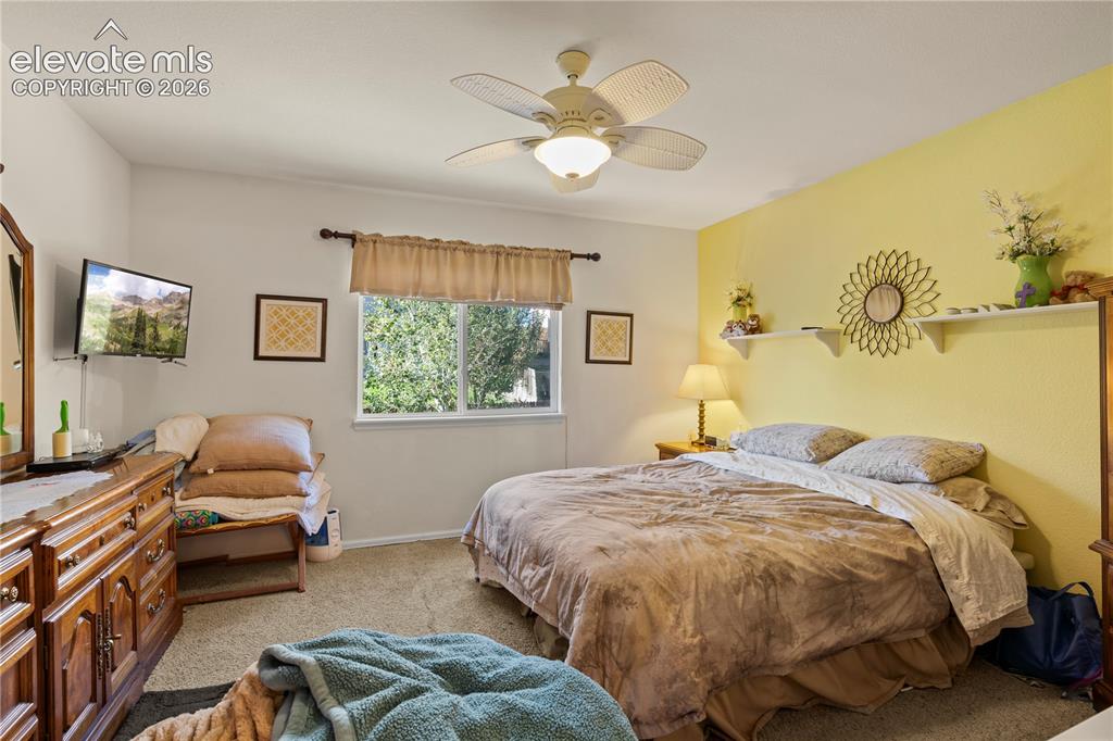 Image 9 of 27: Bedroom