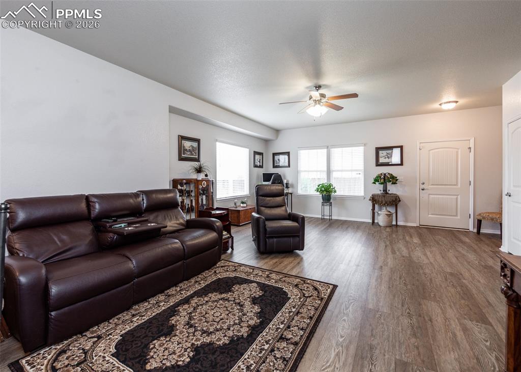 Image 4 of 24: Living Room