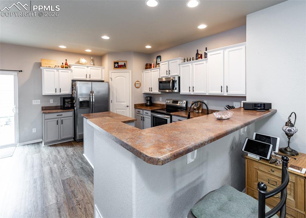 Image 6 of 24: Kitchen