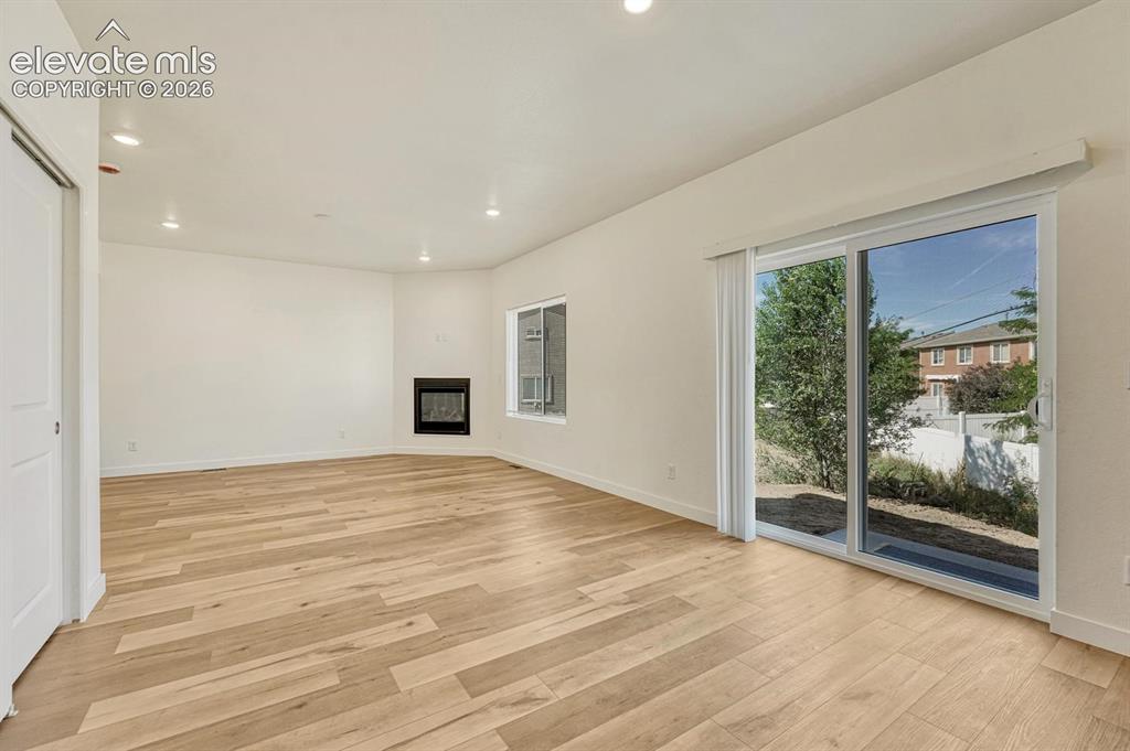 Image 7 of 50: Dining area walks out to the private back yard